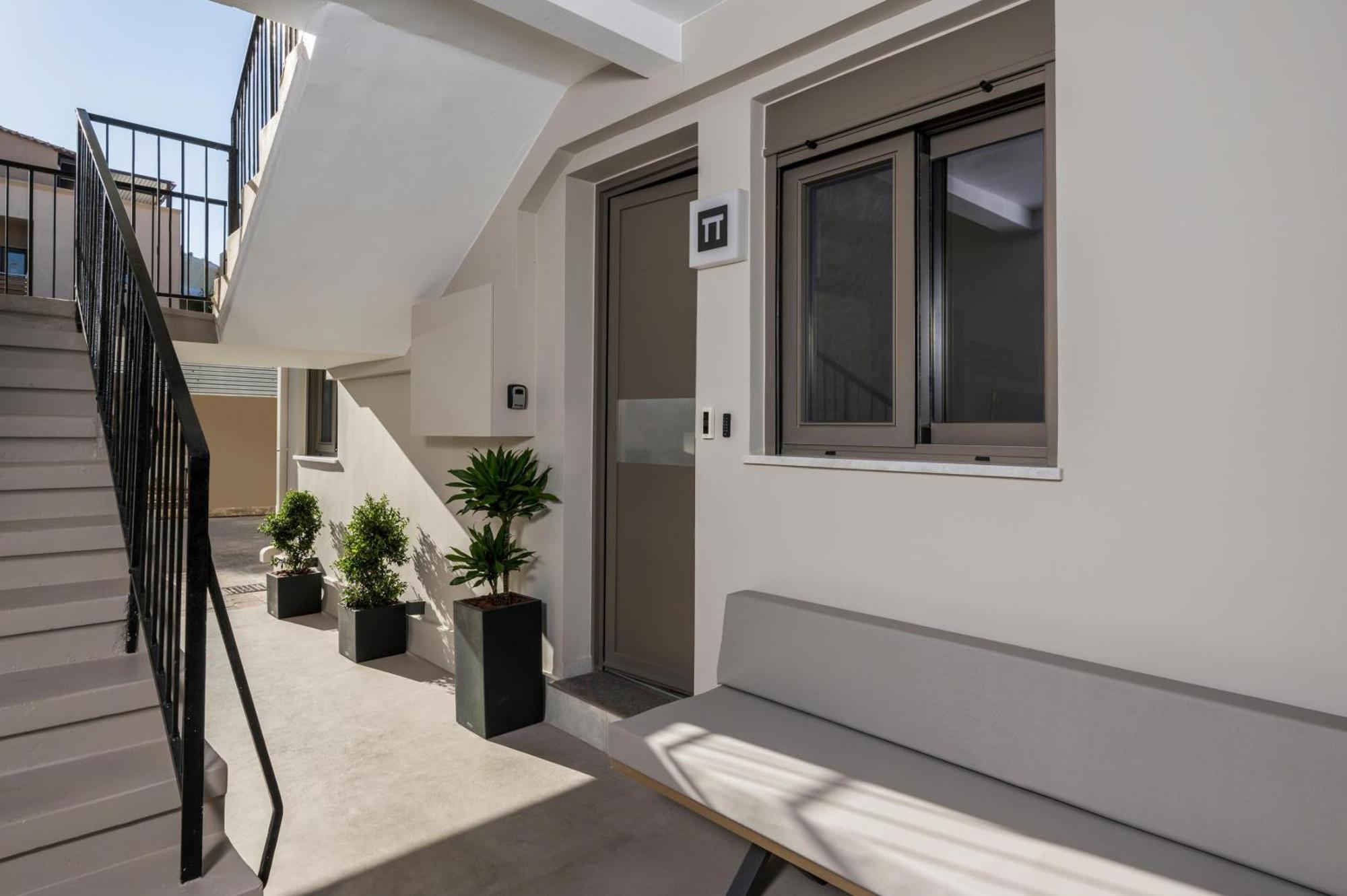 Π Suite Project: Smart Bnb Chania  Bagian luar foto