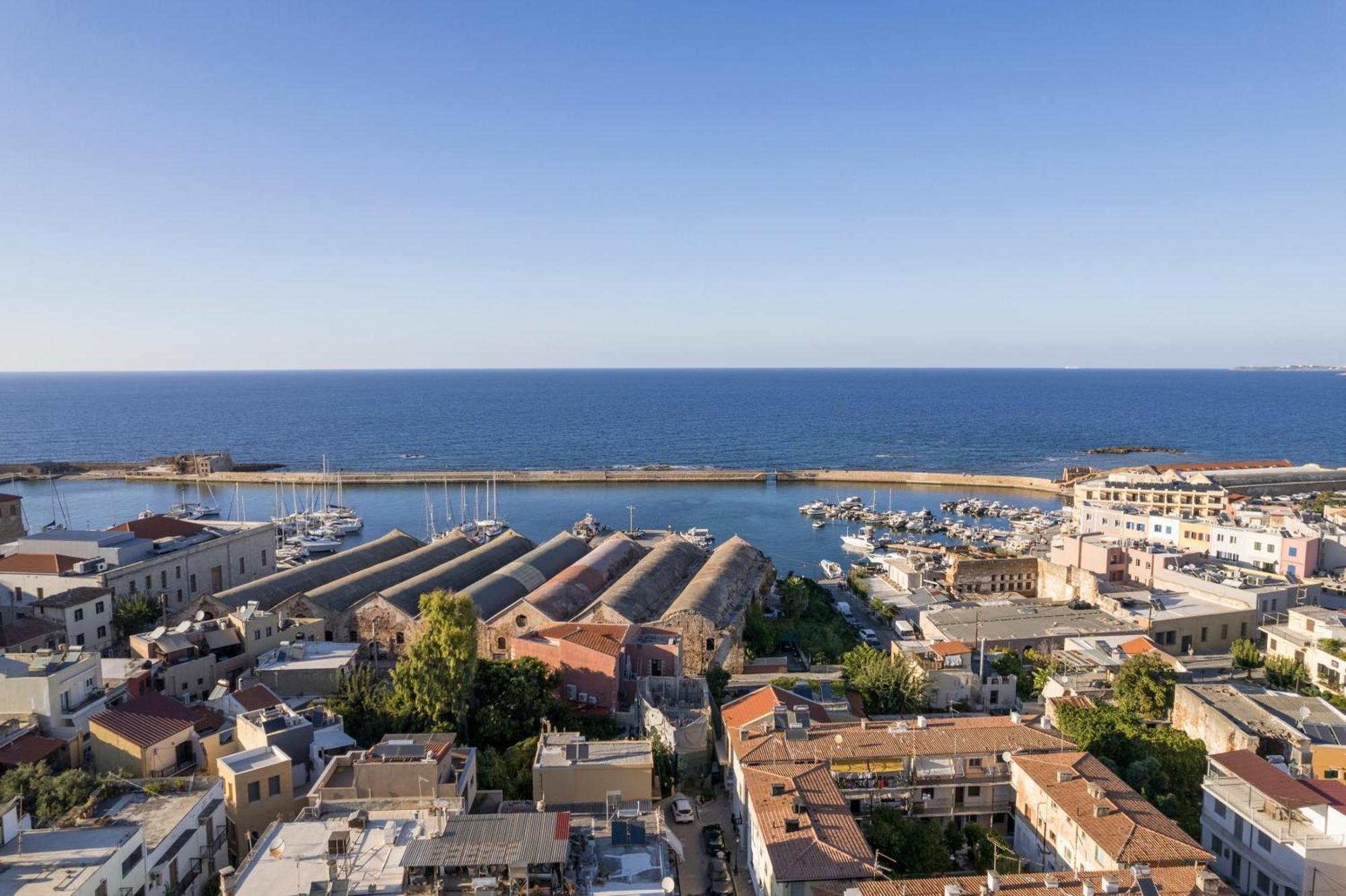 Π Suite Project: Smart Bnb Chania  Bagian luar foto